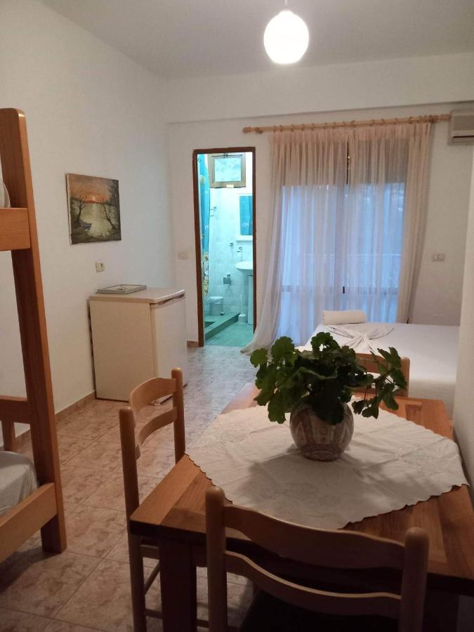 Irini'S Guesthouse Qeparo Ngoại thất bức ảnh