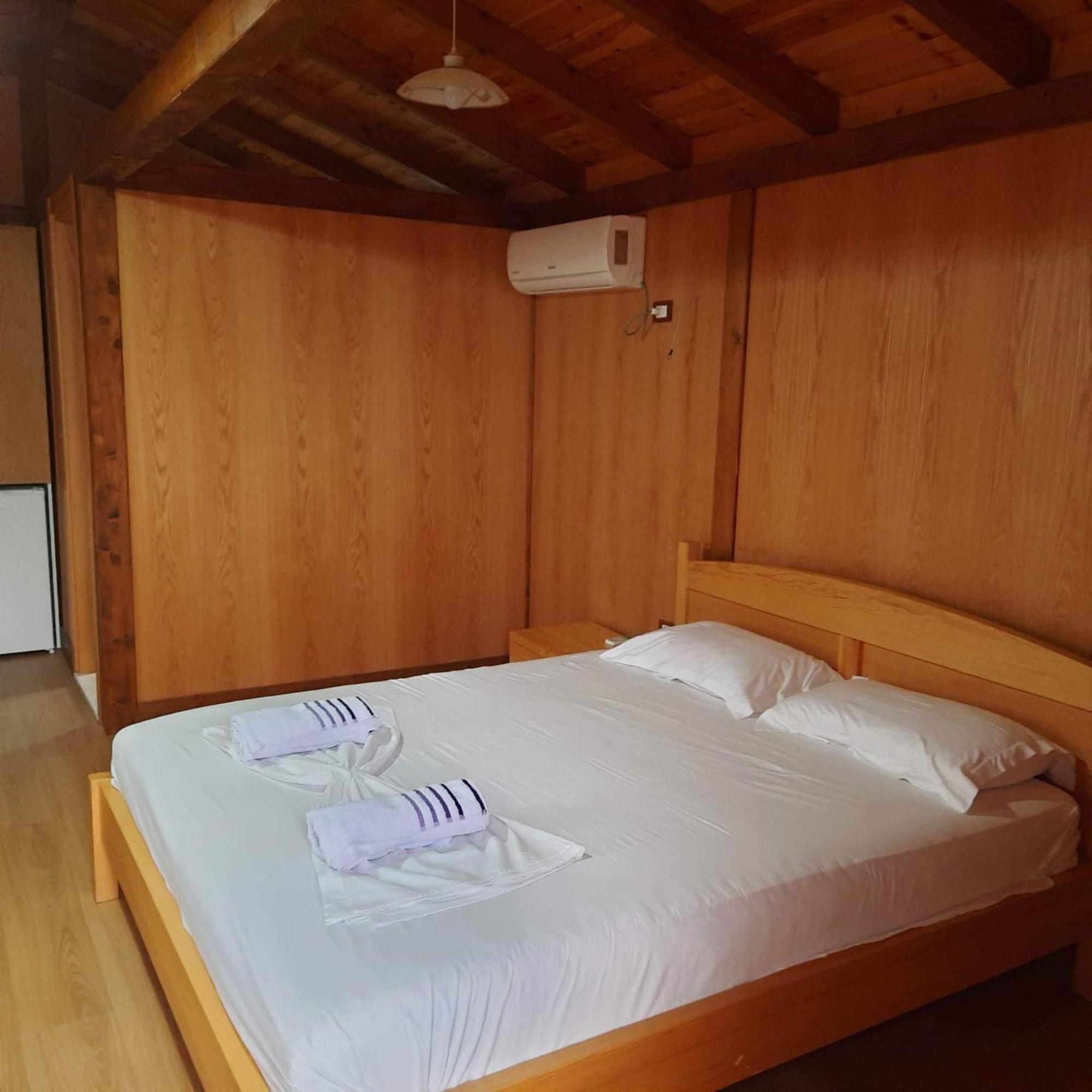 Irini'S Guesthouse Qeparo Ngoại thất bức ảnh