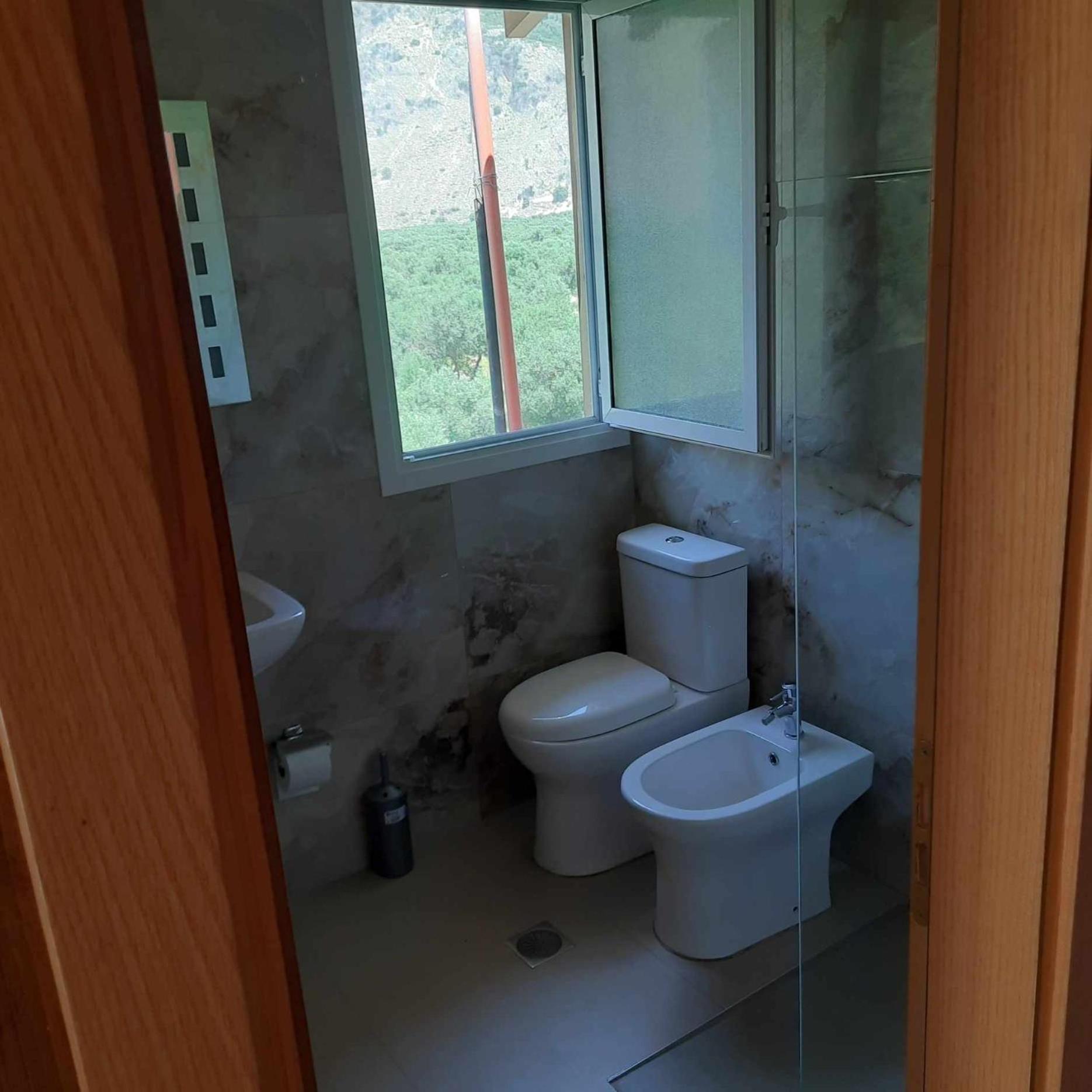 Irini'S Guesthouse Qeparo Ngoại thất bức ảnh