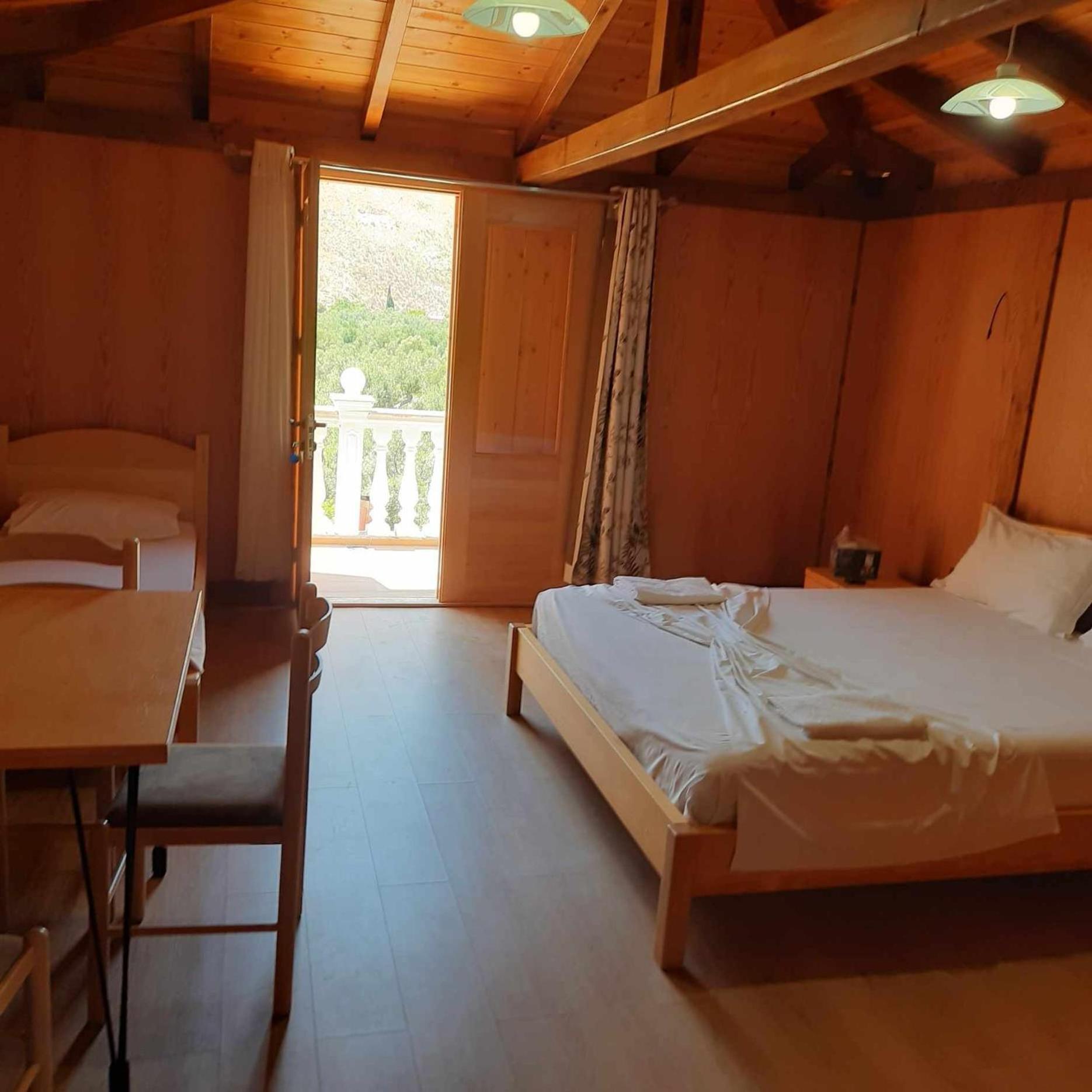 Irini'S Guesthouse Qeparo Ngoại thất bức ảnh